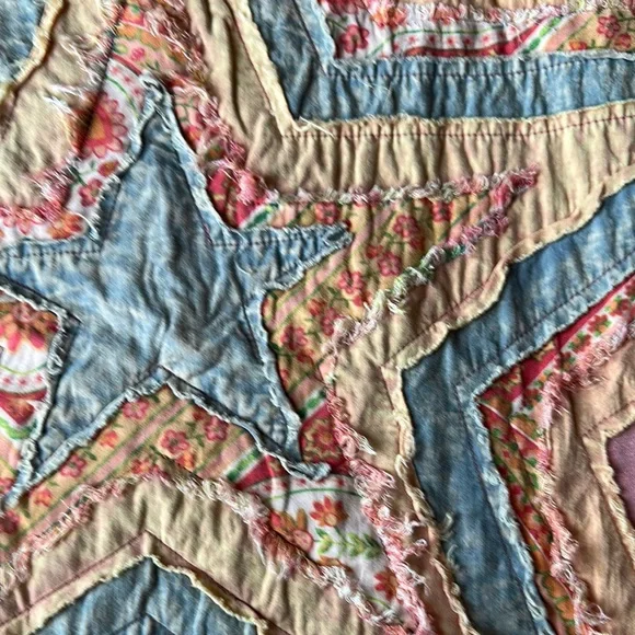 Oli & Hali oversized crop embroidered tee - Picture 3 of 4